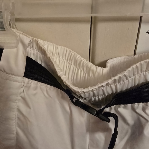 Nike | high-waisted shorts. - Picture 4 of 5